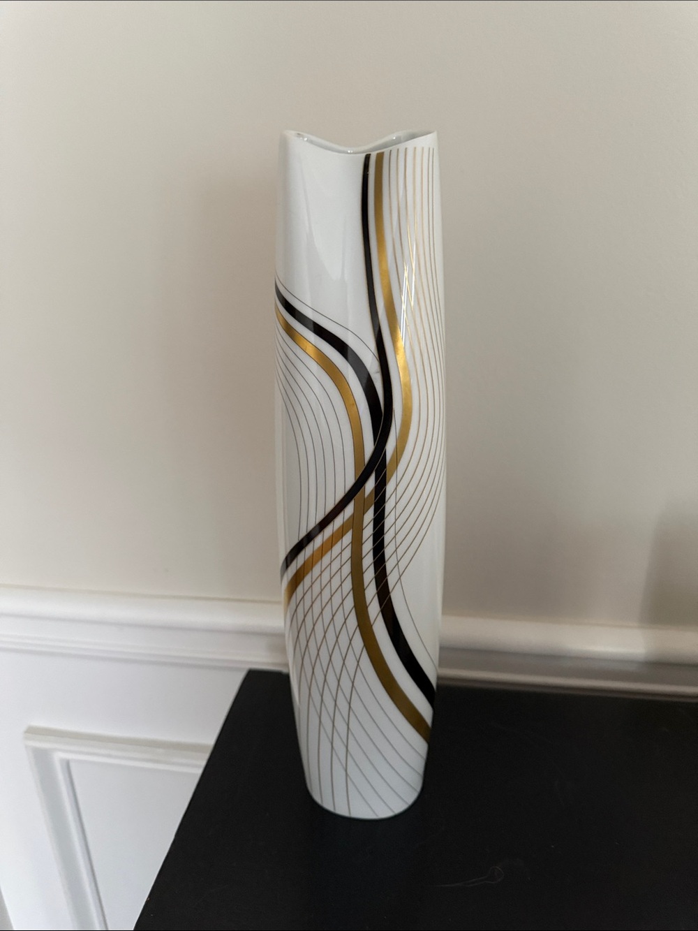 hutschenreuther Modern White Ceramic Vase with Gold and Black Wave Accents